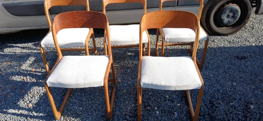 Réfection complète de chaises de salon