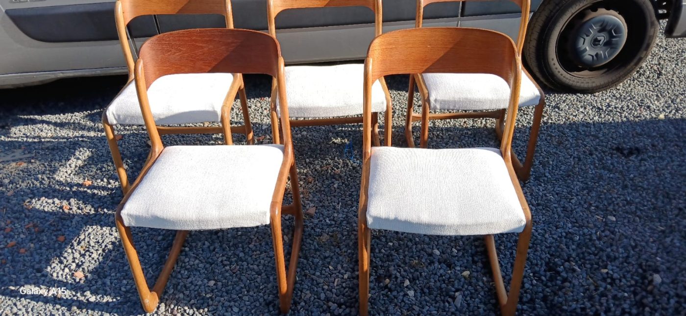 Réfection complète de chaises de salon